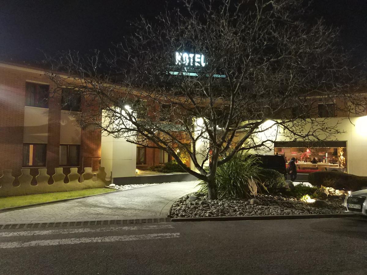 Hotel Els Noguers Manresa Exterior foto